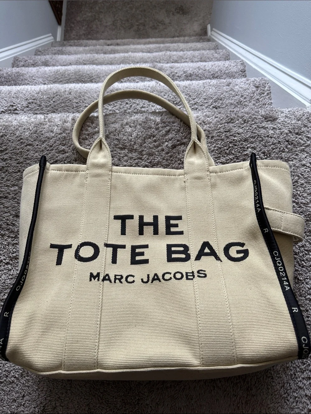 Marc Jacobs Canvas Tote Bag in Beige with Black Logo